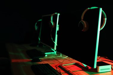 İç modern bilgisayar kulübü