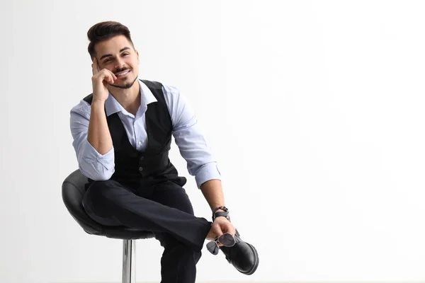 Elegante Hombre Guapo Sobre Fondo Blanco —  Fotos de Stock