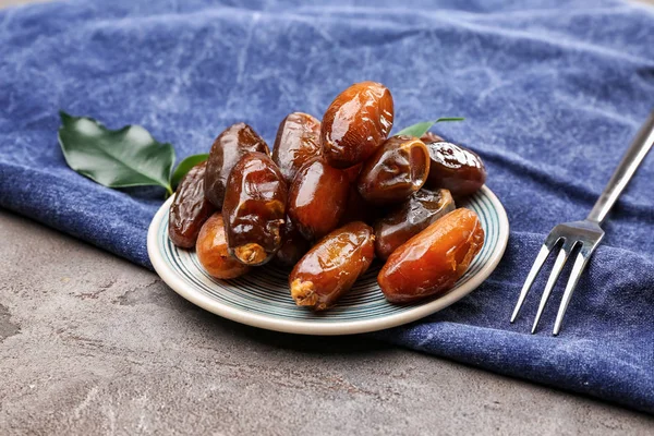 Plate Sweet Dried Dates Table — Stock Photo, Image