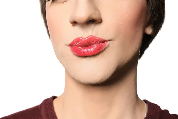Jeune Homme Transgenre Avec Rouge Lèvres Rose Sur Fond Blanc — Photo