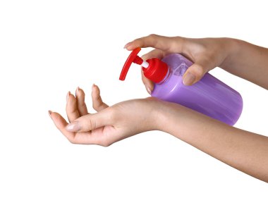 Beyaz zemin üzerine sıvı sabun ile eller