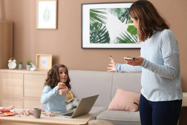 Cute Daughter Keeping Mother Her Work Home — Stock Photo, Image