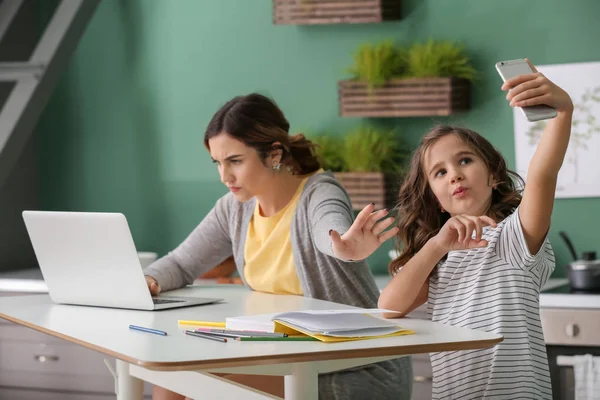 Cute Daughter Keeping Mother Her Work Home — Stock Photo, Image
