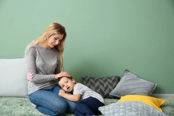 Cute Little Boy Mother Home — Stock Photo, Image