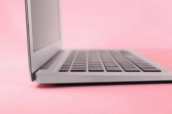 Laptop Modern Fundal Color Closeup — Fotografie, imagine de stoc