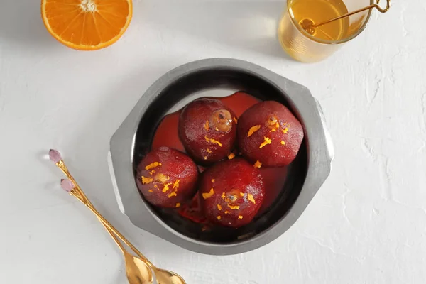 Metal Dish Delicious Poached Pears Red Wine White Table — Stock Photo, Image