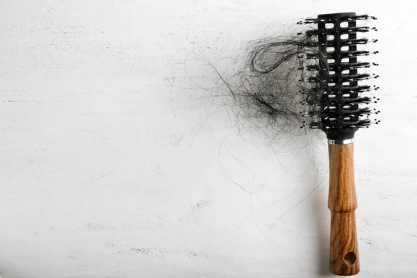 Brush Fallen Hair White Wooden Table — Stock Photo, Image