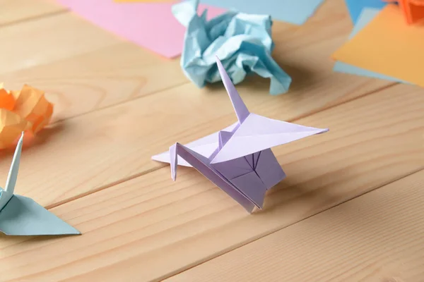 Origami Kranar Träbord — Stockfoto