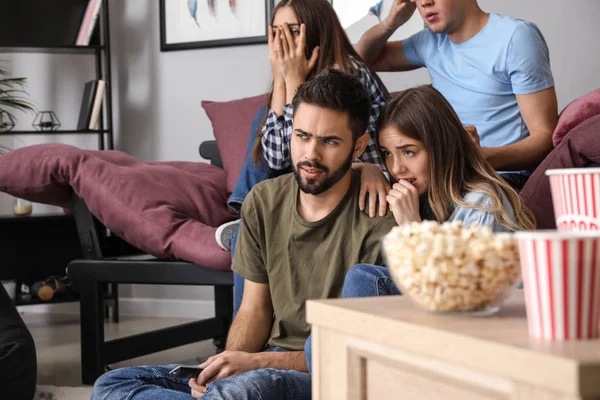 Friends Watching Horror Movie Home — Stock Photo, Image