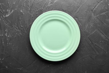 Şık plaka üzerinde karanlık dokulu arka plan