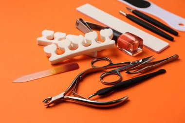 Pedikür için profesyonel araçlar renk arka plan ayarla