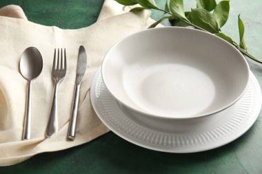 Güzel Sofra renk arka plan üzerinde floral dekorlu