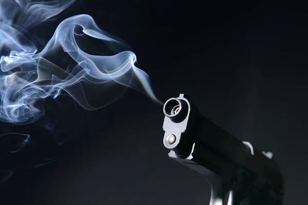 Fumar Arma Fundo Escuro — Fotografia de Stock