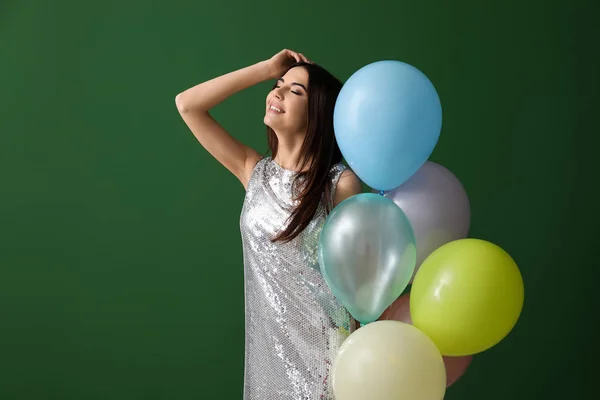 Belle Jeune Femme Avec Des Ballons Sur Fond Couleur — Photo