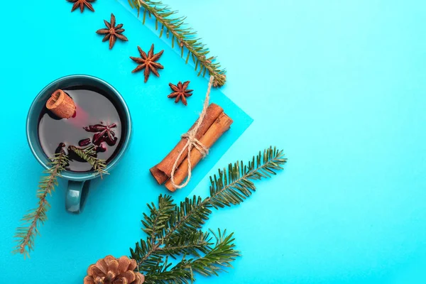 Composition Cup Tasty Mulled Wine Color Background — Stock Photo, Image