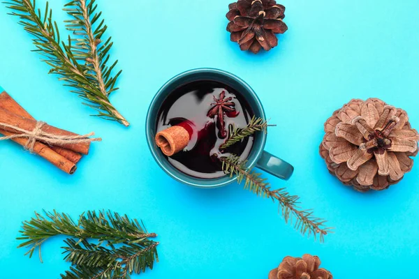 Composition Cup Tasty Mulled Wine Color Background — Stock Photo, Image