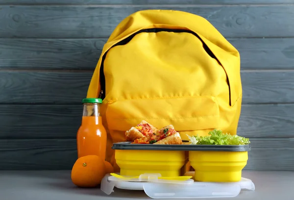 Bolsa Escuela Lonchera Con Comida Sabrosa Mesa — Foto de Stock