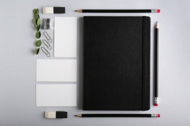 Açık renkli marka için öğeler kümesi.