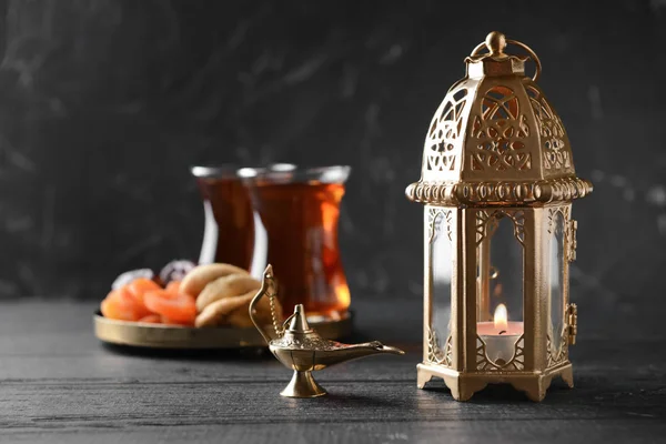 Muslim Lamps Wooden Table — Stock Photo, Image