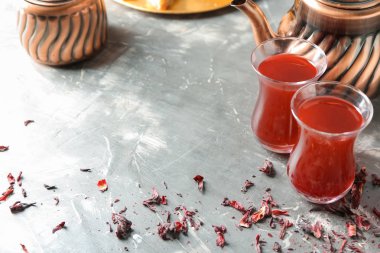 Masada lezzetli Türk çay bardak