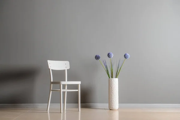 White Chair Vase Grey Wall Room — Stock Photo, Image