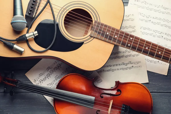 Guitar Violin Music Sheets Table Top View — Stock Photo, Image