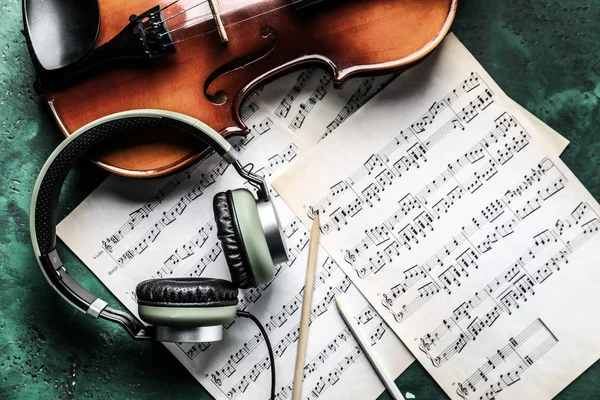 Violin Headphones Music Sheets Table — Stock Photo, Image