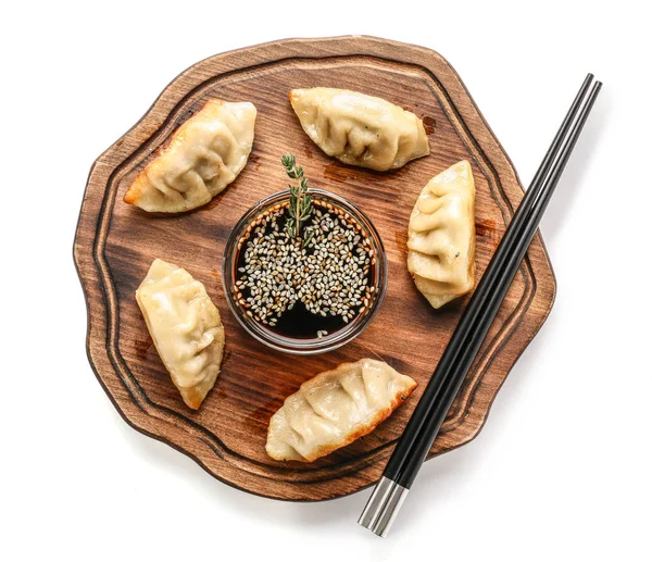 Bord Met Lekkere Japanse Gyoza Saus Witte Achtergrond — Stockfoto