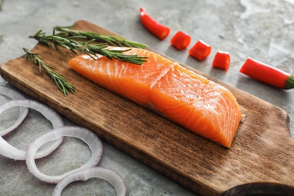 Raw Salmon Fillet Wooden Board — Stock Photo, Image