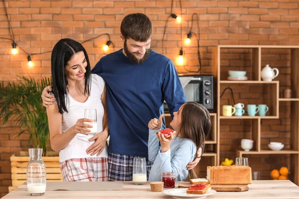 Família Feliz Tomando Café Manhã Casa — Fotografia de Stock