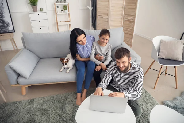 Happy Family Using Laptop Home — Stock Photo, Image