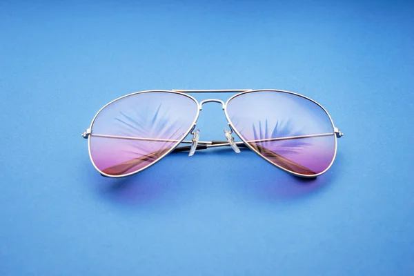 Stylové Sluneční Brýle Barevném Pozadí — Stock fotografie