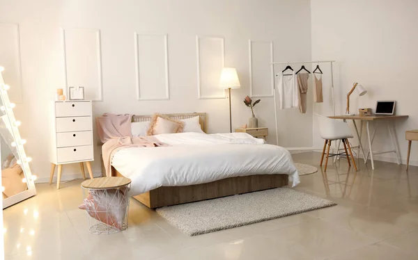 Interior Beautiful Modern Bedroom — Stock Photo, Image