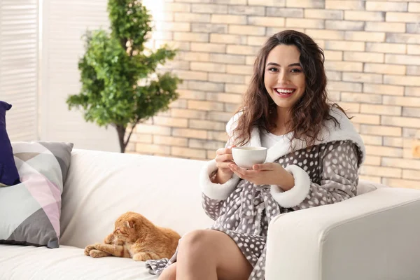 Young Woman Cute Funny Cat Drinking Coffee Home — Stock Photo, Image