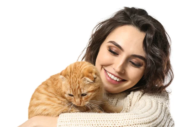 Jovem Com Seu Gato Engraçado Bonito Fundo Branco — Fotografia de Stock