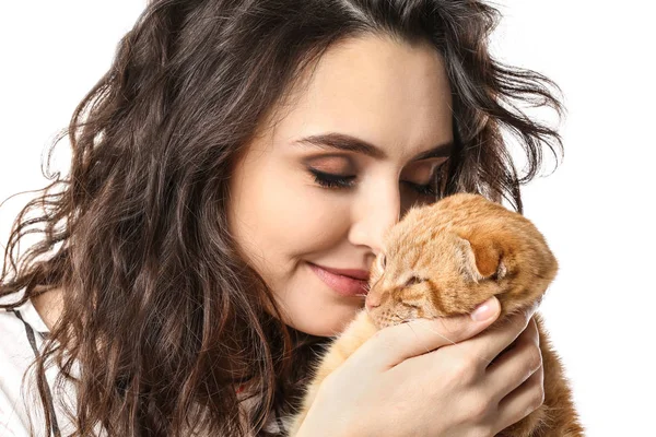 Mujer Joven Con Lindo Gato Divertido Sobre Fondo Blanco — Foto de Stock