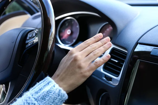 Woman Checking Operation Air Conditioner Car — Stock Photo, Image