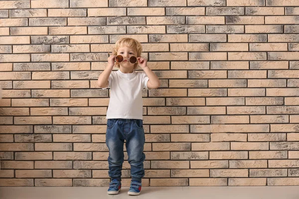Portrait Cute Little Boy Sunglasses Brick Wall — Stock Photo, Image