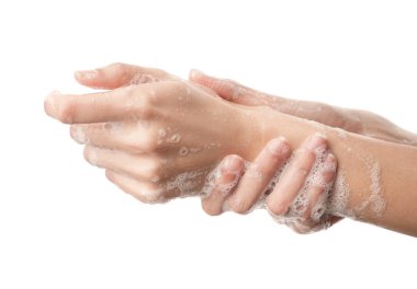 Beyaz arka planda ellerini yıkayan kadın.