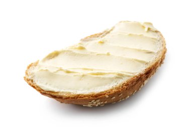 Beyaz arka planda tereyağlı ekmek dilimi