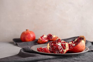 Masada olgun Nar ile plaka