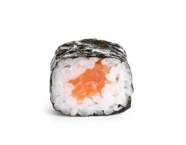 Lezzetli suşi rulo beyaz arka plan üzerinde