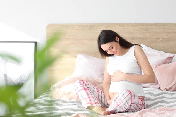 Beautiful Pregnant Woman Bedroom — Stock Photo, Image