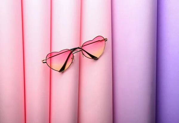 색상에 모양의 선글라스 — 스톡 사진