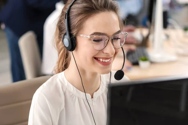 Female Technical Support Agent Working Office — Stock Photo, Image