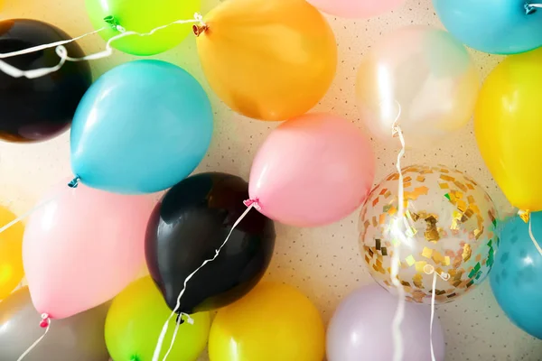 Veel Kleurrijke Ballonnen Onder Plafond Kamer — Stockfoto