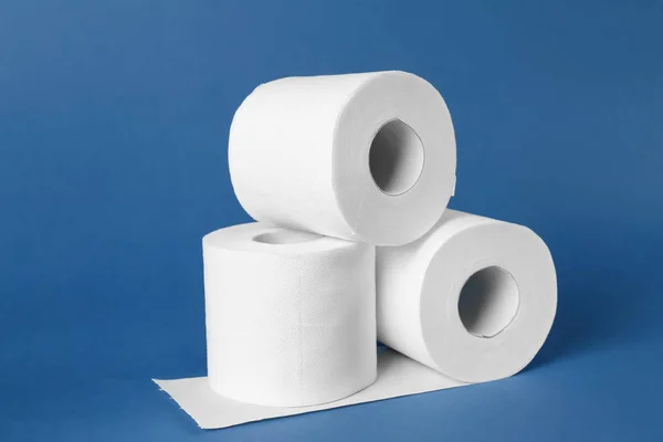 Rouleaux Papier Toilette Sur Fond Couleur — Photo