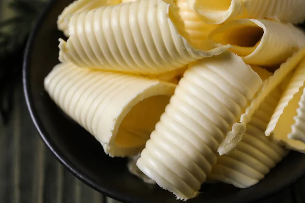 Tasty Butter Curls Bowl Closeup — Stock Photo, Image