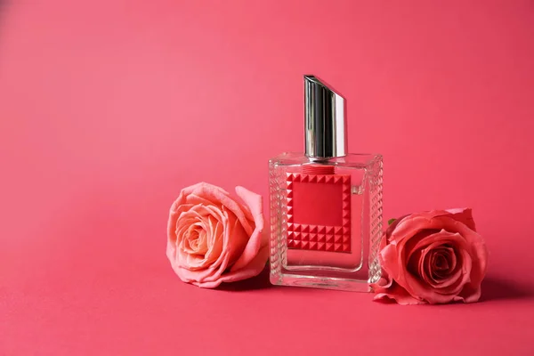 Bottle Perfume Flowers Color Background — Stock Photo, Image