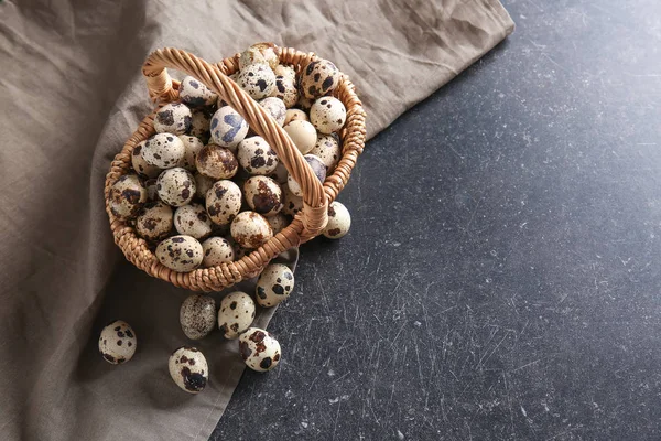 Wicker Basket Quail Eggs Table — Stock Photo, Image